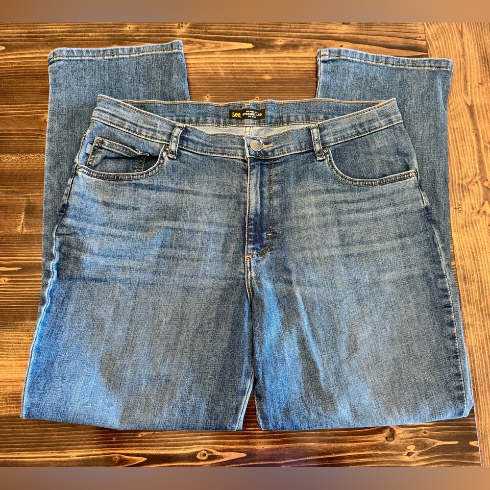 Lee Women’s Relaxed Fit Straight Leg Denim Jeans Size 16 Short